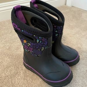 Bogs Toddler Girl’s Classic NW Garden Rain Boots!